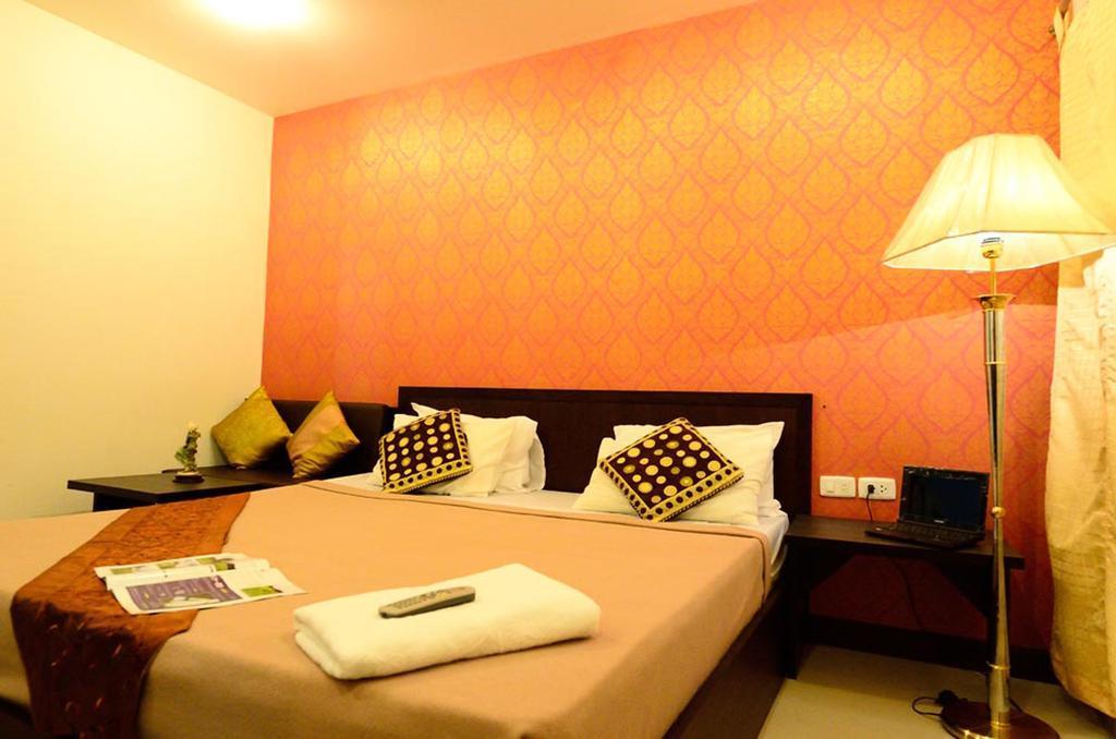 Aravinda Living Home Банкок Екстериор снимка