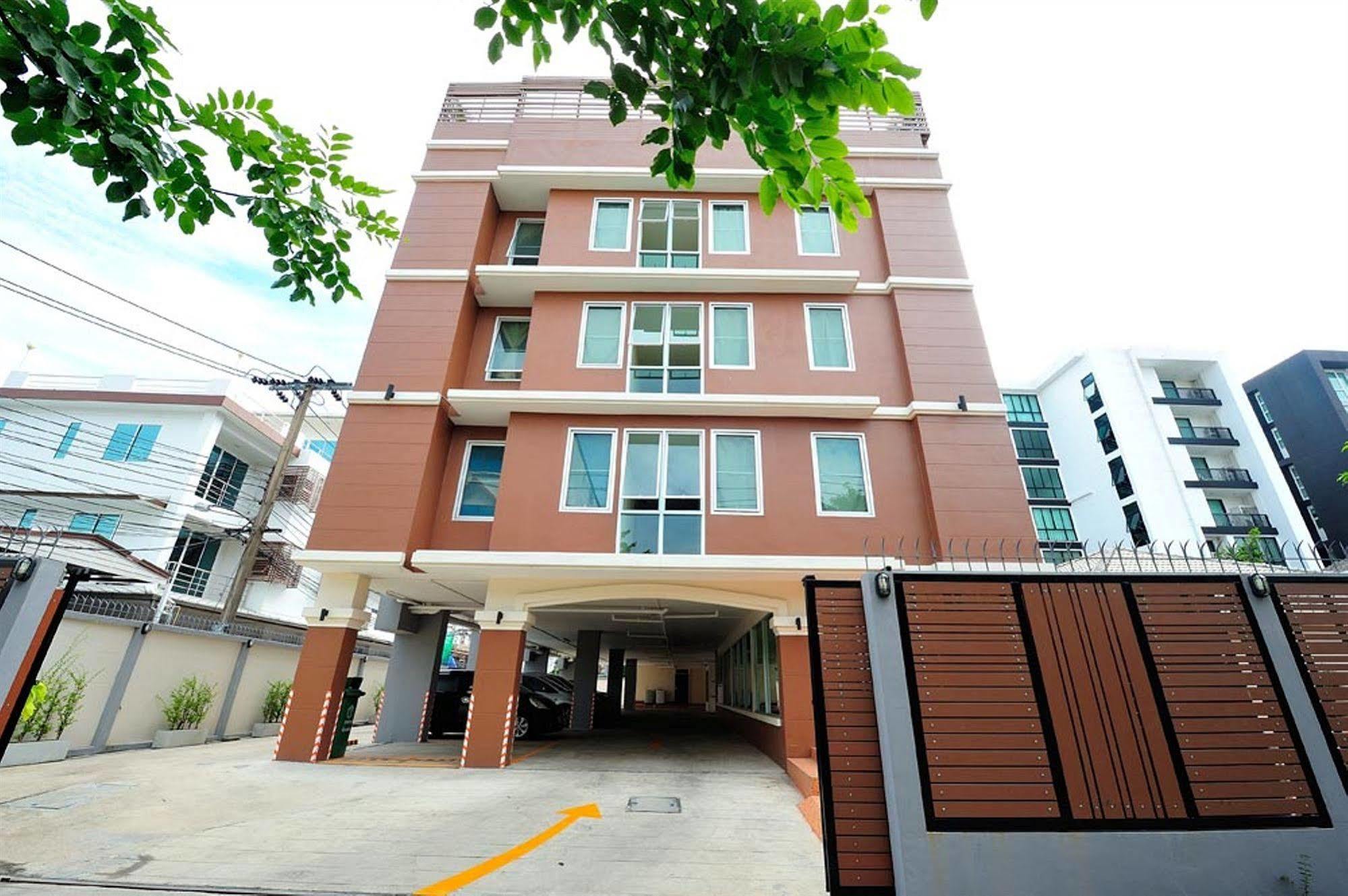 Aravinda Living Home Банкок Екстериор снимка